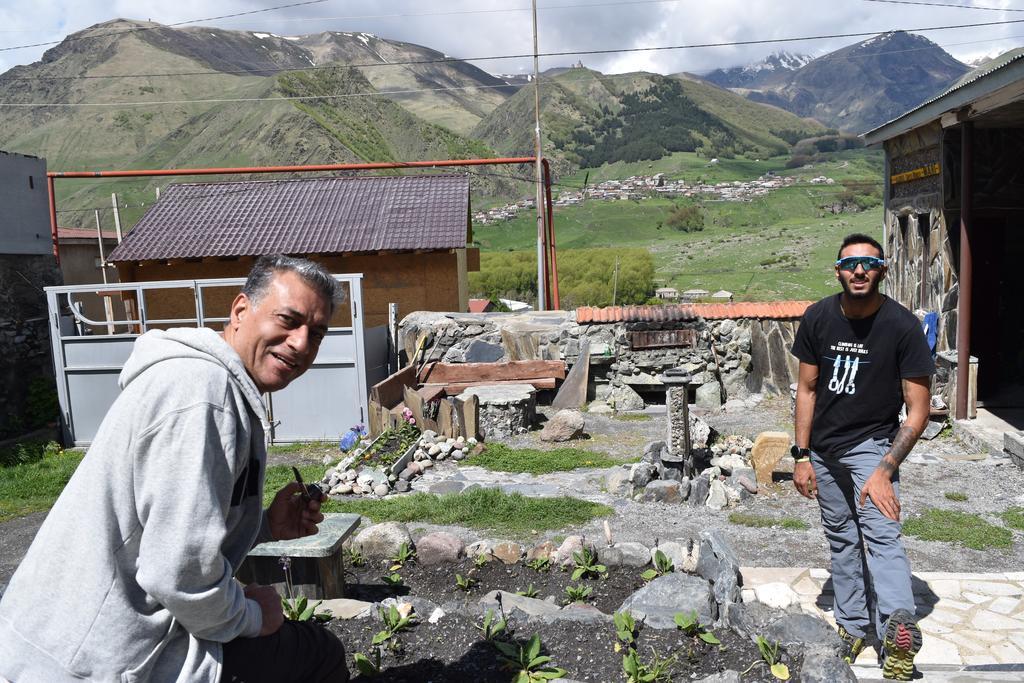 Qusha Guesthouse Meeting In The Mountains And Views Stepancminda Exteriér fotografie