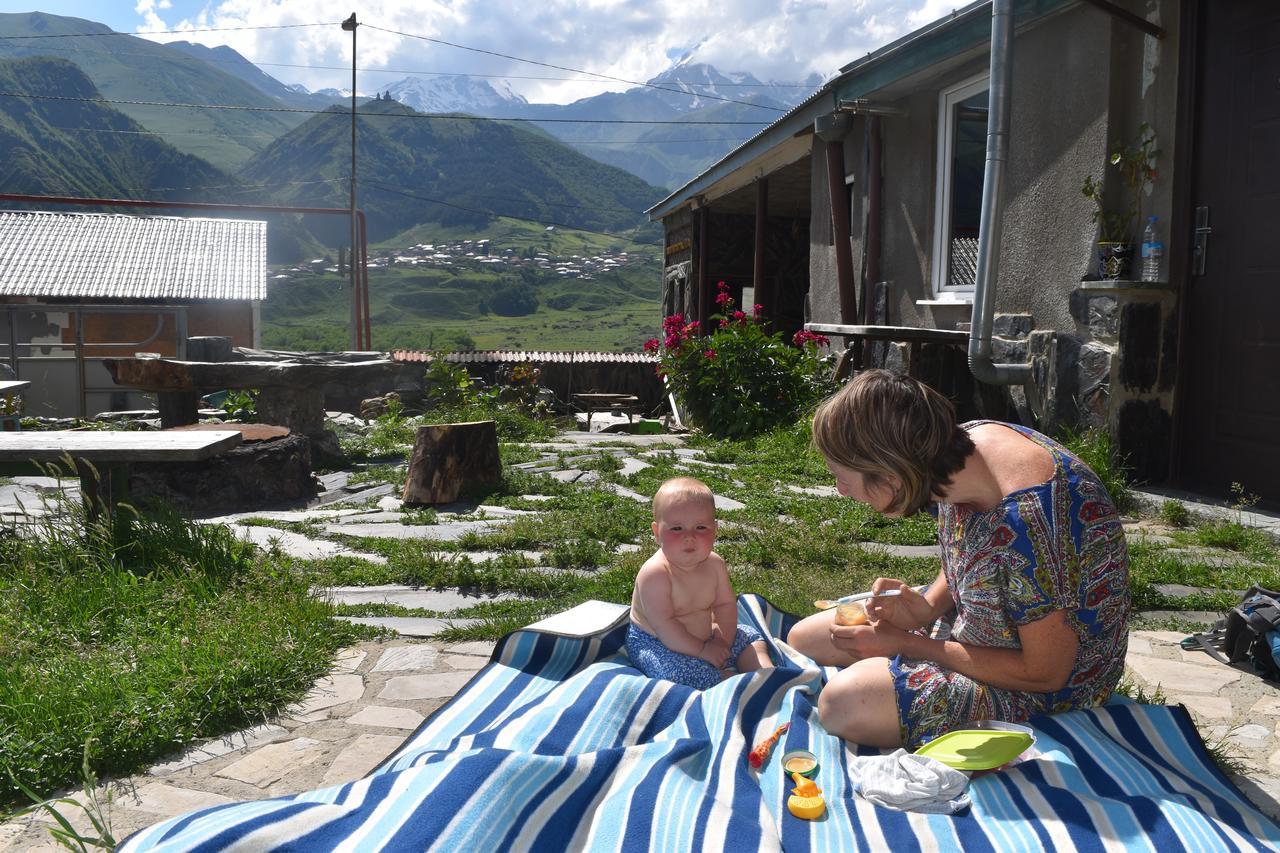 Qusha Guesthouse Meeting In The Mountains And Views Stepancminda Exteriér fotografie